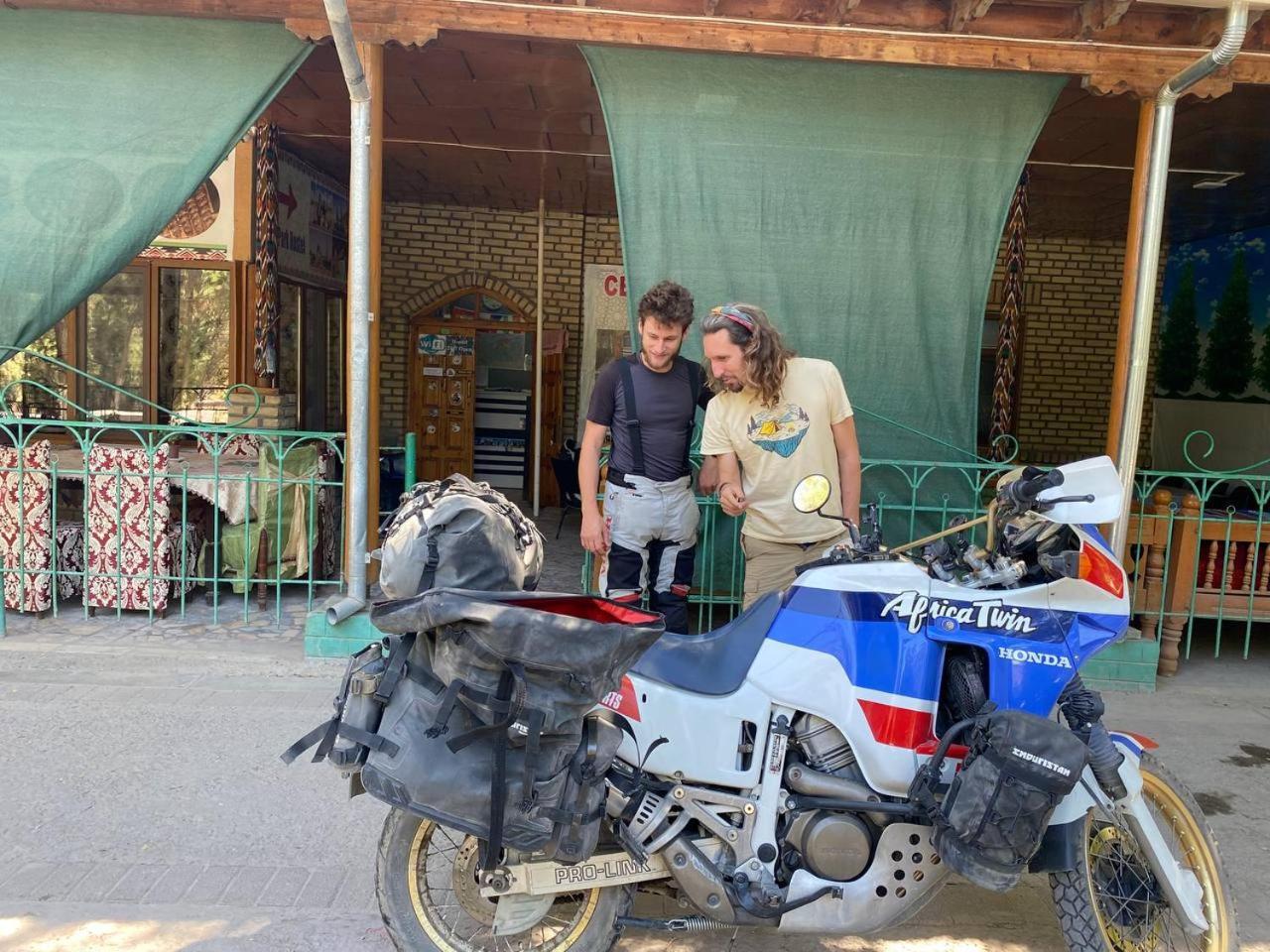 Central Park Hostel Khiva Ngoại thất bức ảnh