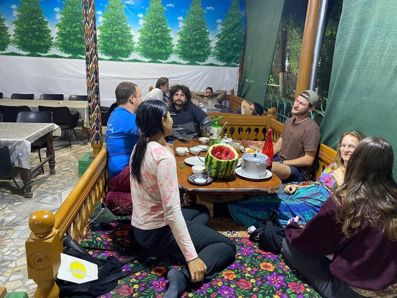 Central Park Hostel Khiva Ngoại thất bức ảnh