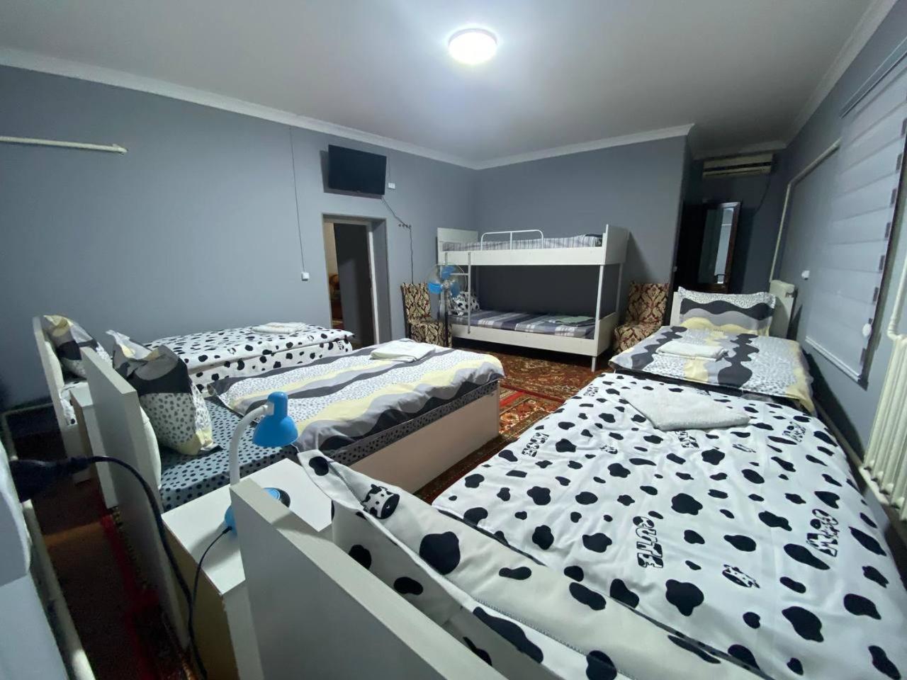 Central Park Hostel Khiva Ngoại thất bức ảnh