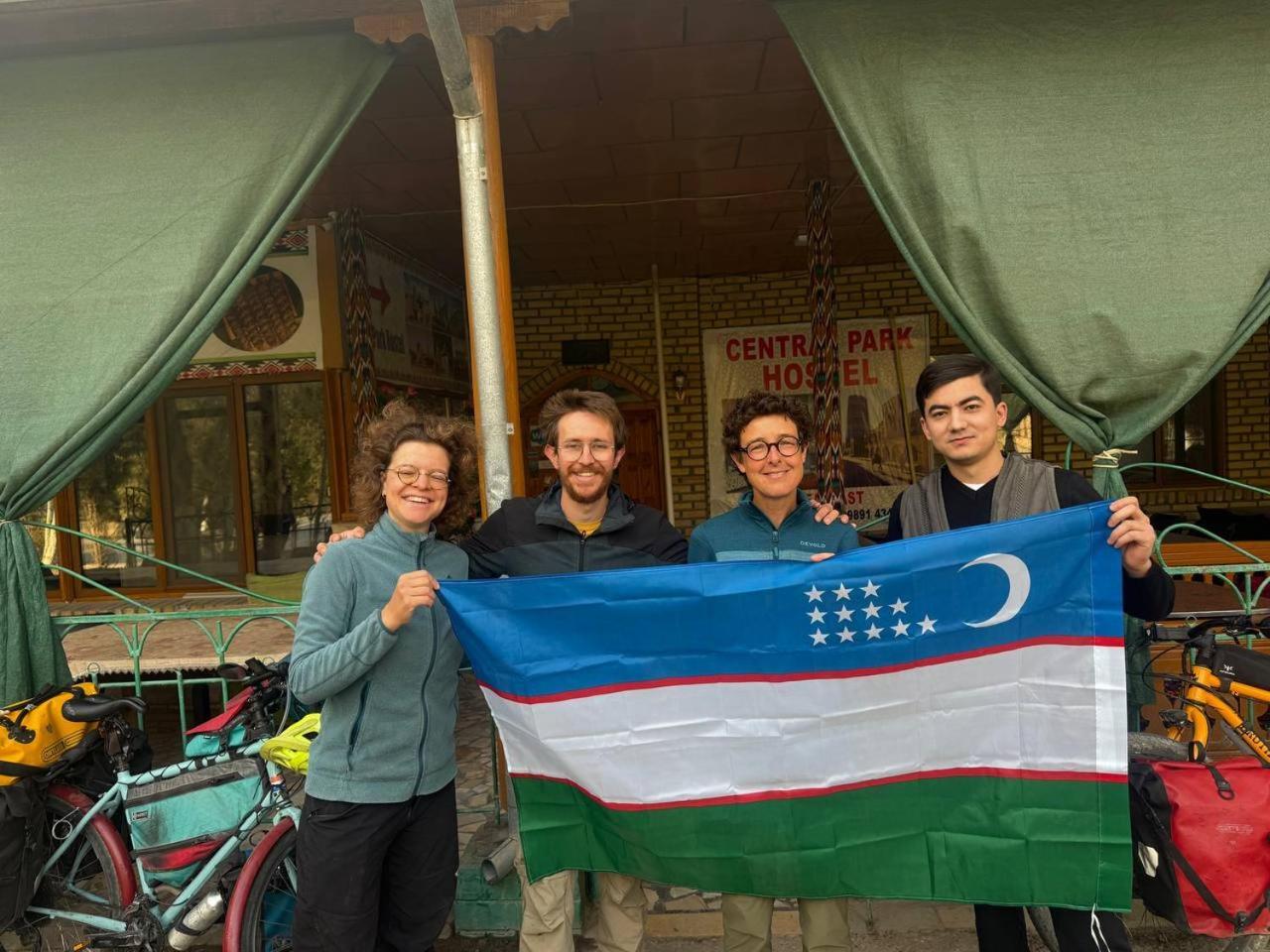 Central Park Hostel Khiva Ngoại thất bức ảnh