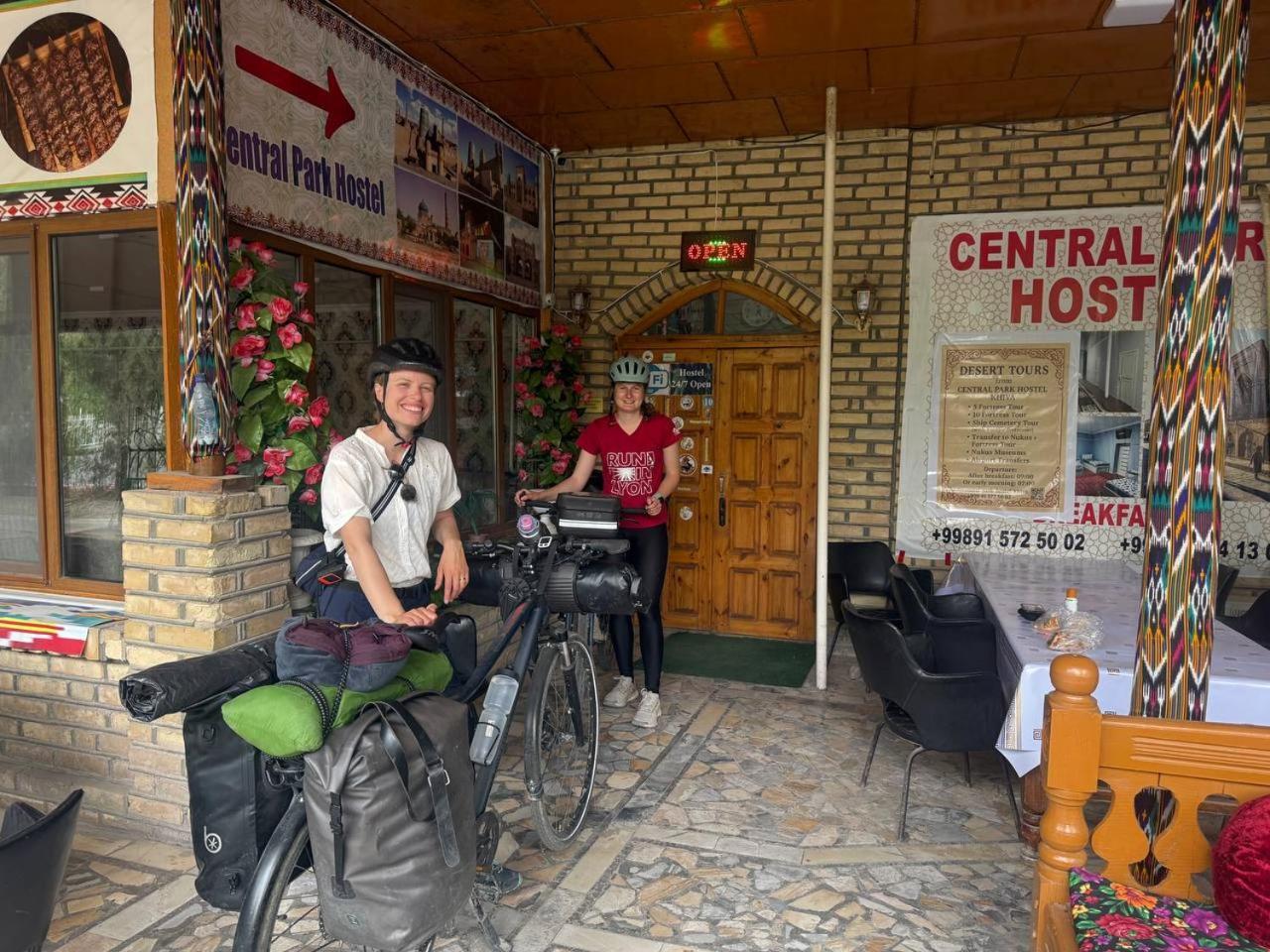 Central Park Hostel Khiva Ngoại thất bức ảnh